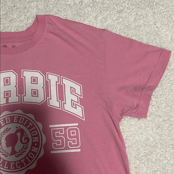 Barbie women’s size Medium Pink Short Sleeve Tee 1959 limited edition collection - Picture 4 of 15